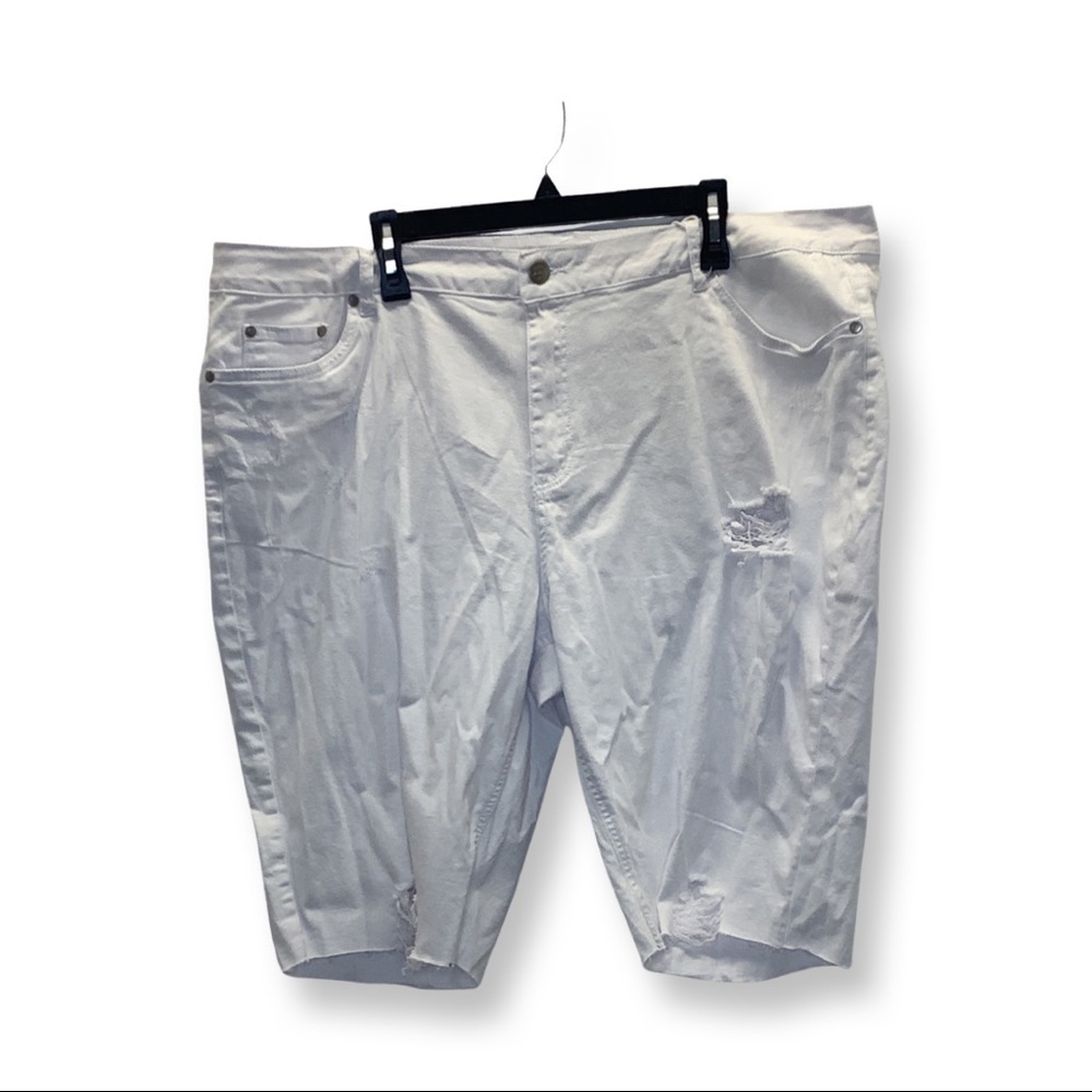 Eighty Eight Premium Distressed Ripped Bermuda Size 24W NWT